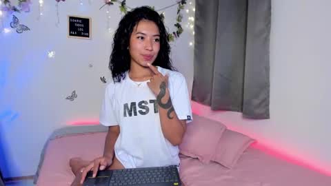 Snapshot of lucygarciia chatting on January 10, 11:50 pm Lucy online show from January 10, 11:50 pm