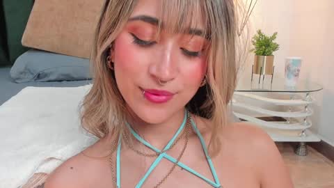 Snapshot of lucyjhonsonn chatting on February 2, 2:59 am LucyJhonsonn online show from February 2, 2:59 am