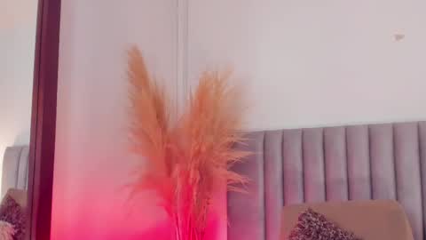 Snapshot of lucyjhonsonn chatting on February 18, 4:15 am LucyJhonsonn online show from February 18, 4:15 am