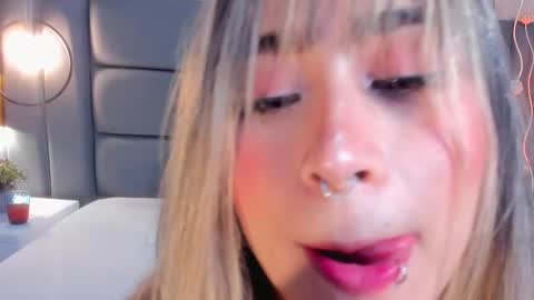Snapshot of lucyjhonsonn chatting on February 22, 1:11 am LucyJhonsonn online show from February 22, 1:11 am
