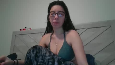 Snapshot of lucylitt25 chatting on February 26, 4:06 pm lucylitt25 online show from February 26, 4:06 pm