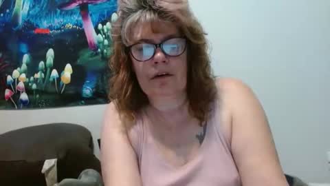 Snapshot of lucylling chatting on February 14, 8:05 pm lucylling online show from February 14, 8:05 pm