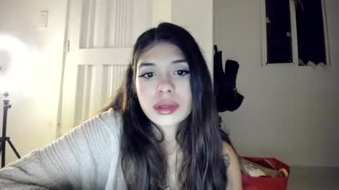 lucyportman online show from May 18, 9:59 am