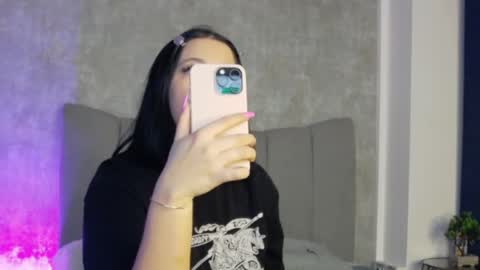 lucyrayy online show from February 8, 8:01 pm