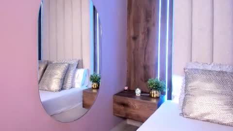 Lucy online show from November 11, 1:00 pm