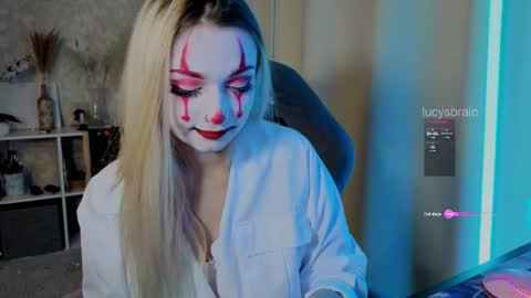 Snapshot of lucysbrain chatting on October 29, 5:14 pm Lucy online show from October 29, 5:14 pm