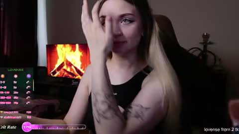 Snapshot of lucysbrain chatting on August 1, 12:04 pm Lucy online show from August 1, 12:04 pm
