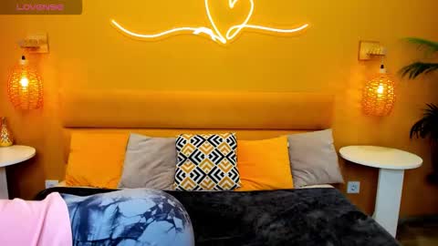 lucyserene online show from February 8, 9:23 am