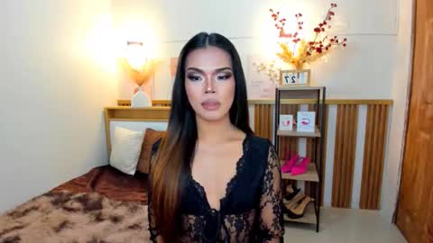 Snapshot of lucyvane chatting on March 26, 1:06 pm lucyvane online show from March 26, 1:06 pm