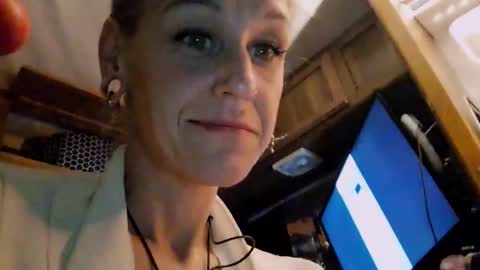 Snapshot of lucyvybes_and_gogert chatting on March 3, 8:38 am Lucy Vybes and Go-Gert online show from March 3, 8:38 am