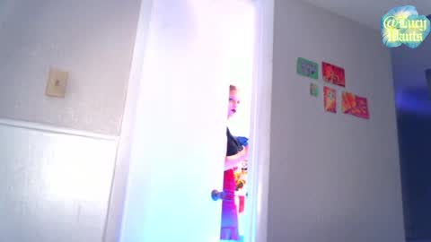 Snapshot of lucywants chatting on July 17, 2:07 am Goddess Lucy lucywants online show from July 17, 2:07 am