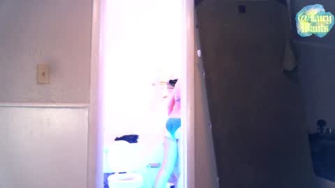 Snapshot of lucywants chatting on July 19, 4:16 am Goddess Lucy lucywants online show from July 19, 4:16 am