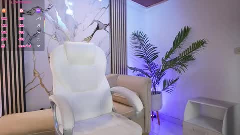 lucyweisser online show from March 21, 11:37 am