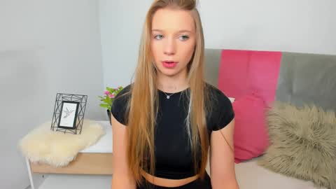 Lucy online show from April 1, 8:17 pm