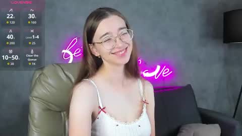 Lucy online show from August 3, 12:53 am