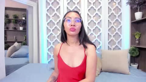 Lucy Liiu online show from March 12, 11:22 pm