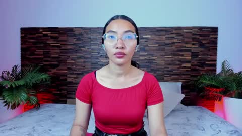 Snapshot of lucyy_liiu chatting on May 30, 9:23 pm Lucy Liiu online show from May 30, 9:23 pm