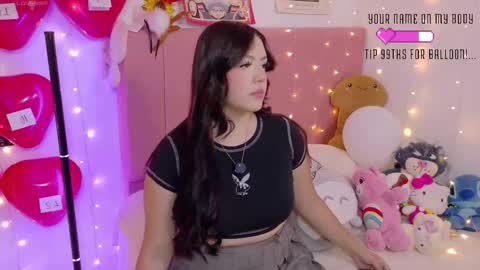 Snapshot of lucyy_peach chatting on February 16, 1:24 am LUCYY FROM HOME online show from February 16, 1:24 am