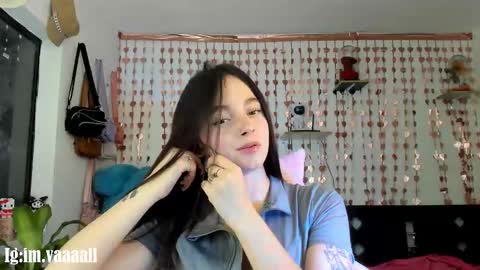 Snapshot of lucyy_tayy chatting on September 17, 5:09 am The love of your life 3 online show from September 17, 5:09 am