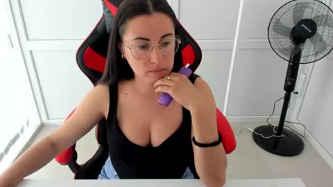 Snapshot of lucyycharm chatting on June 25, 12:20 pm Lucy online show from June 25, 12:20 pm