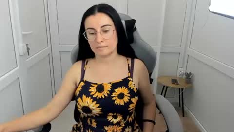 Snapshot of lucyycharm chatting on July 15, 12:32 pm Lucy online show from July 15, 12:32 pm