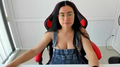Snapshot of lucyycharm chatting on July 17, 12:45 pm Lucy online show from July 17, 12:45 pm