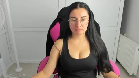 Snapshot of lucyycharm chatting on July 22, 12:52 pm Lucy online show from July 22, 12:52 pm