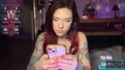 Luubeam             INSTA luubeammm TWITTER lunaisreallycu1 online show from February 3, 4:21 am