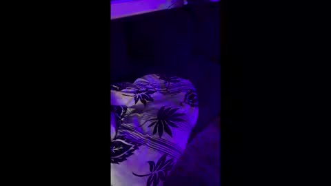 Snapshot of luggijack chatting on March 16, 2:21 pm luggijack online show from March 16, 2:21 pm