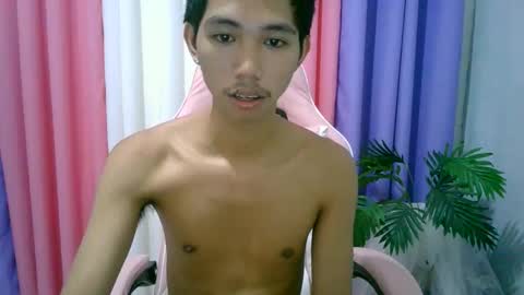 Snapshot of lui_the_fucker chatting on October 17, 11:07 pm lui_the_fucker online show from October 17, 11:07 pm