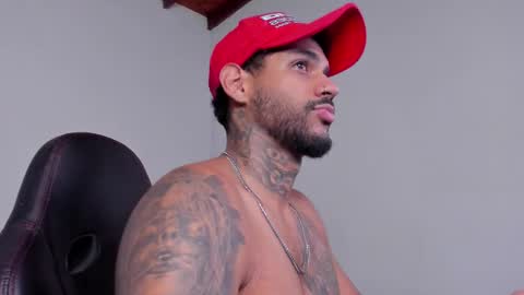 Luigi Vitale online show from December 5, 2:09 am