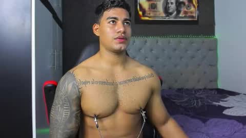 Luigi Independent model online show from November 11, 2:44 am