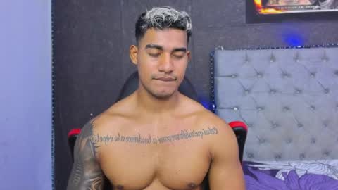 Luigi Independent model online show from May 19, 3:40 pm