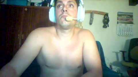 Snapshot of luis2423 chatting on July 20, 6:54 pm A slave to the mistress.. un esclavo para las amas dominantes. online show from July 20, 6:54 pm