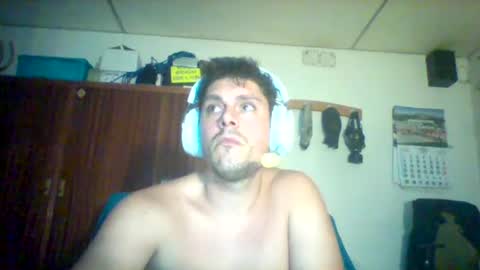 Snapshot of luis2423 chatting on July 30, 4:39 pm A slave to the mistress.. un esclavo para las amas dominantes. online show from July 30, 4:39 pm