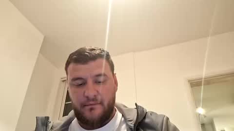 Snapshot of luis60569 chatting on April 4, 11:13 pm luis60569 online show from April 4, 11:13 pm