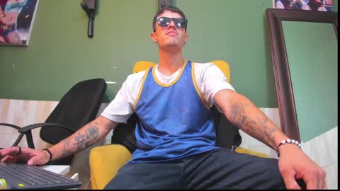 Snapshot of luis_as chatting on January 15, 12:36 pm Luis AS online show from January 15, 12:36 pm