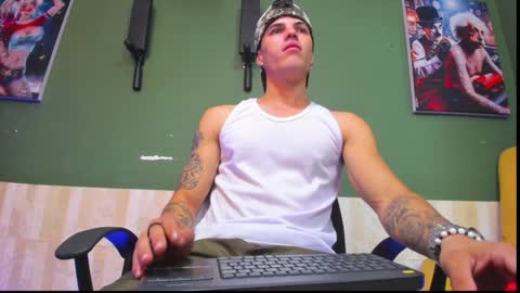 Snapshot of luis_as chatting on January 18, 12:47 pm Luis AS online show from January 18, 12:47 pm