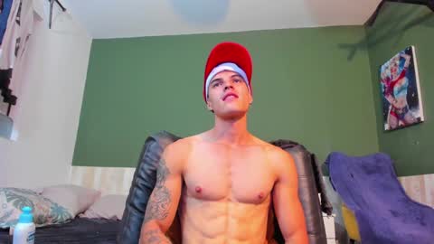 Snapshot of luis_as chatting on February 7, 2:58 pm Luis AS online show from February 7, 2:58 pm