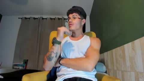 Snapshot of luis_as chatting on February 26, 9:16 pm Luis AS online show from February 26, 9:16 pm