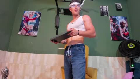Snapshot of luis_as chatting on March 10, 2:16 pm Luis AS online show from March 10, 2:16 pm