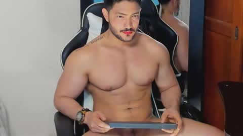 luis_baptista online show from September 20, 4:35 am