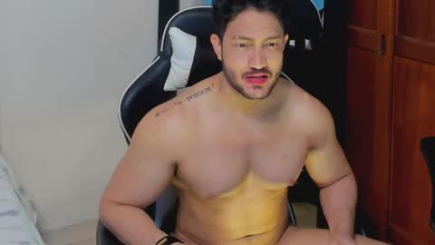 luis_baptista online show from January 17, 12:48 am