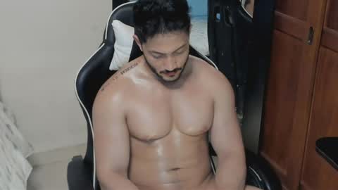 luis_baptista online show from May 12, 2:08 am
