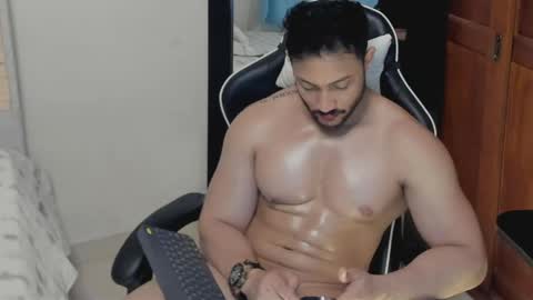 luis_baptista online show from May 15, 11:12 pm