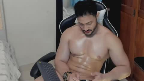 luis_baptista online show from May 16, 12:18 am