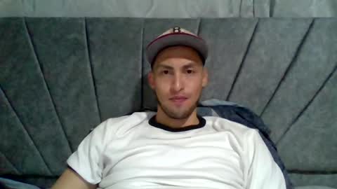 luis_vergon__ online show from August 2, 3:16 am