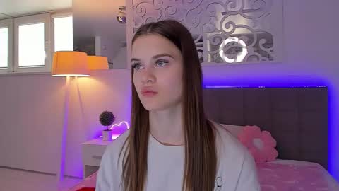 LuisaClover online show from May 9, 12:21 pm