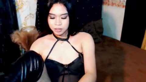 luisaellanor online show from February 5, 6:37 pm