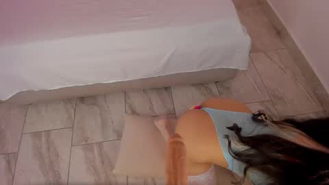 L U I S A online show from February 24, 8:07 pm